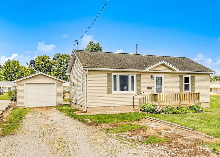Peaceful W/ Yard, Near Golf Courses! Holiday home